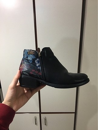 39 Beden siyah kısa bot