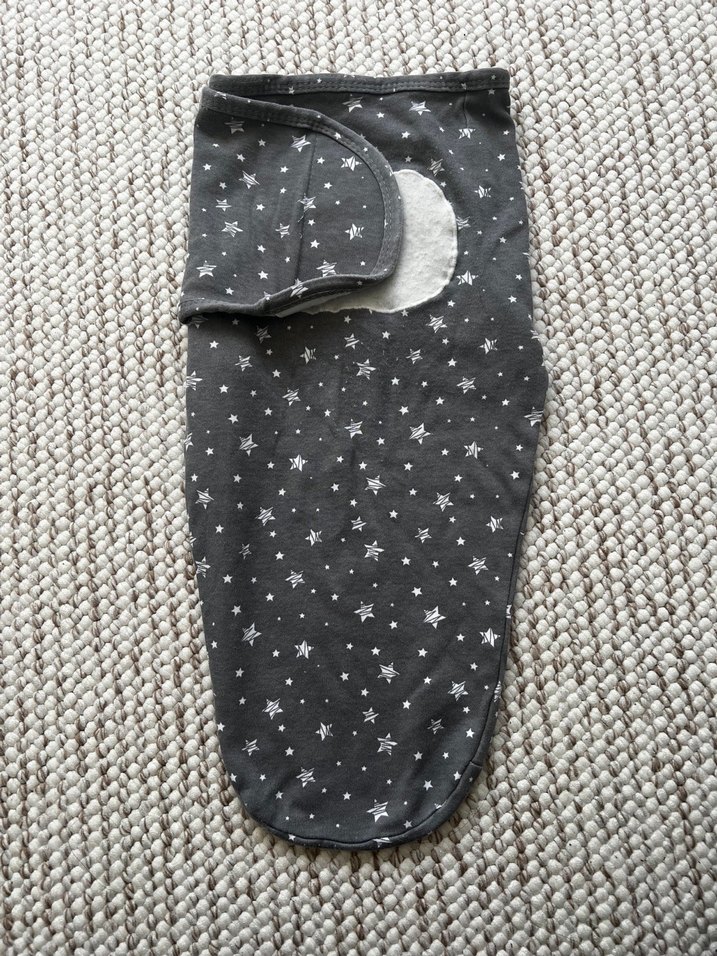 Gri Yıldız Desenli Bebek Kundak Örtüsü - Görsel 2