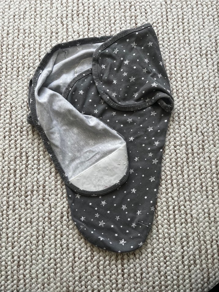 Gri Yıldız Desenli Bebek Kundak Örtüsü - Görsel 3
