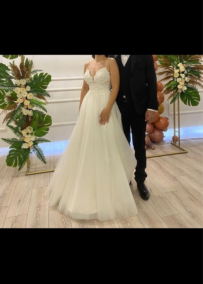 Çiçek işlemeli zarif ip askı gelinlik - Görsel 2