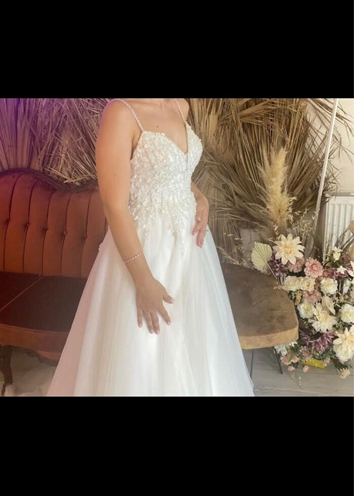 Çiçek işlemeli zarif ip askı gelinlik - Görsel 5