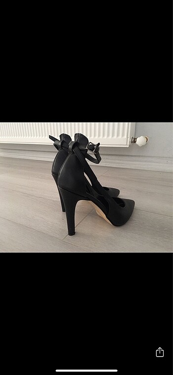 37 Beden Topuklu Bantlı Stiletto Sletto Sivri Burun