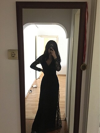 Siyah dantelli elbise