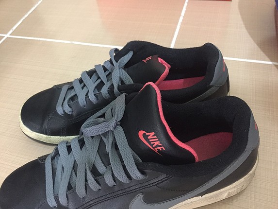 Sıfır gibi orjinal Nike