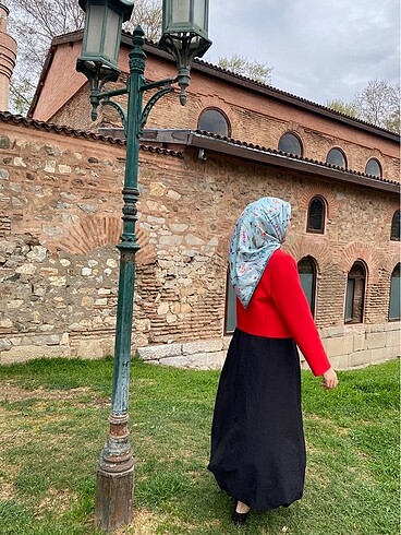 Ayşegül Güneş eşarp