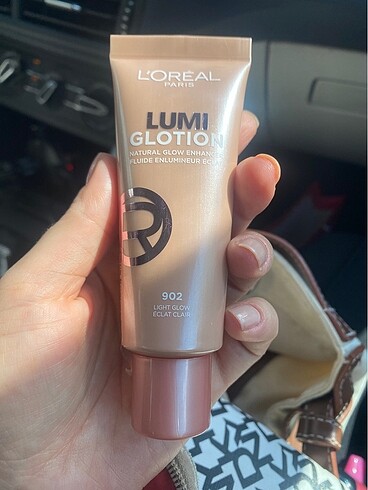 Loreal Lumi Glotion