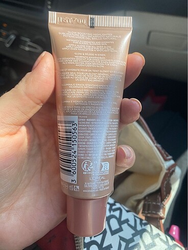  Beden Loreal Lumi Glotion
