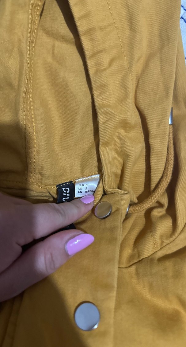 Sarı Düğmeli Rahat Kesim Kadın Ceket - Görsel 3