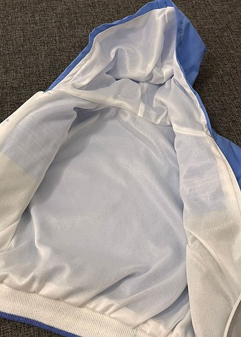 Kapüşonlu Erkek Çocuk Yağmurluk - Görsel 3