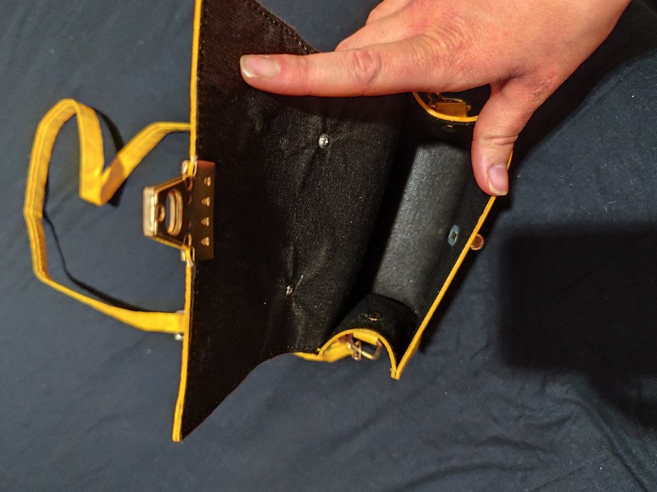 Sarı Parlak Yılan Desenli Deri Kadın Çanta - Görsel 2