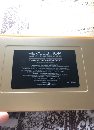 MAKEUP REVOLUTION FORTUNE FAVOURS THE BRAVE FAR PALETI