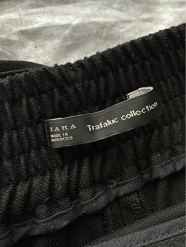 28 Beden siyah Renk Zara pantolon