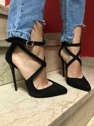 siyah topuklu ayakkabı 