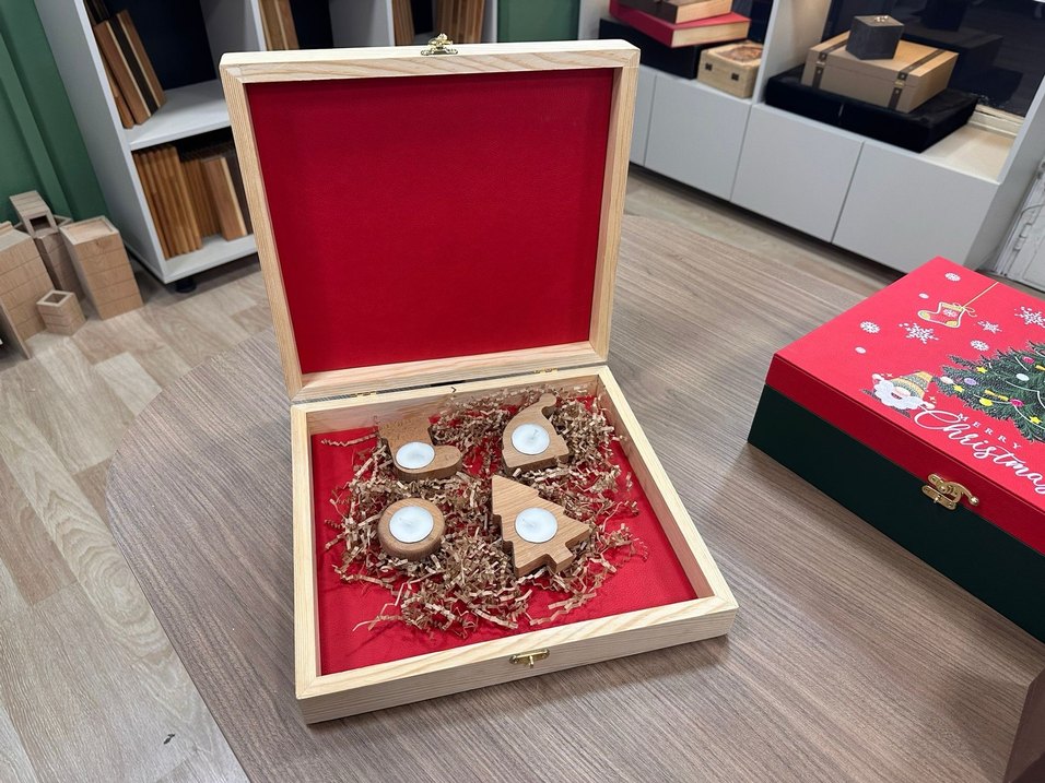 Kırmızı Noel Temalı Ahşap Hediye Kutusu - Görsel 2