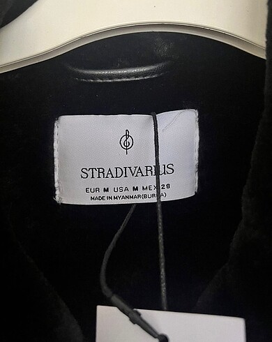 Stradivarius Etiketli Stradivarius