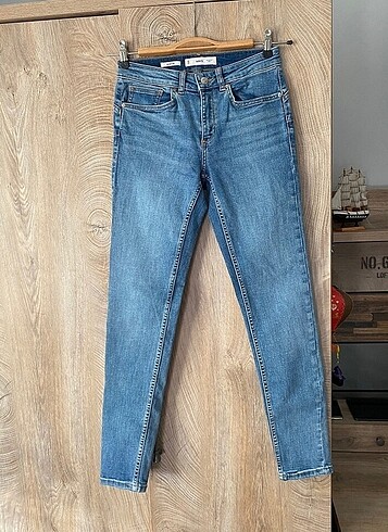 Yeni Mango jean