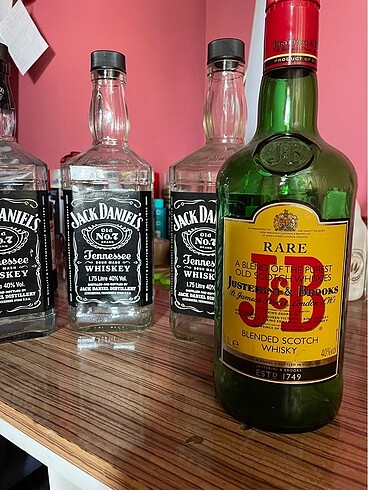 ŞİŞE / 1.75 Litrelik Jack ve Jb Adetli Şekilde..