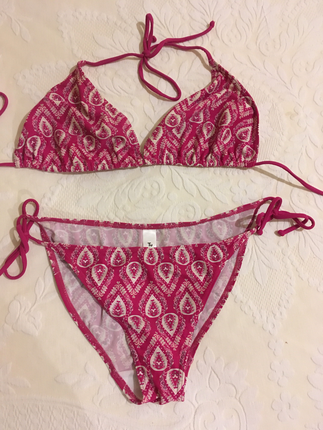 Pembe bikini