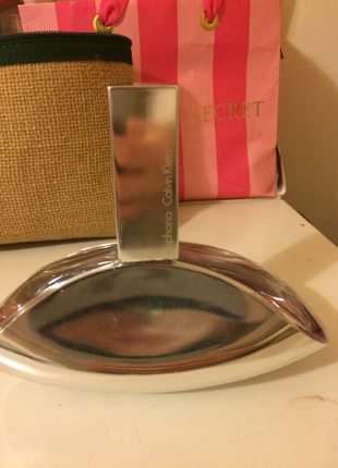 Ürün yüzde yüz orjinaldir Calvin klein euphoria parfüm 100de60ı 