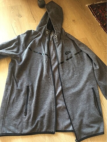 Nike tech