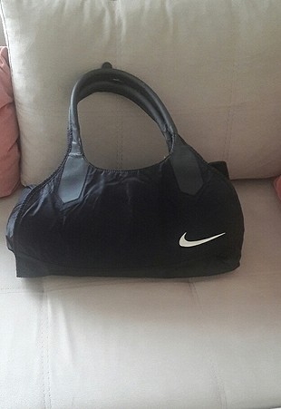 nike spor çantası
