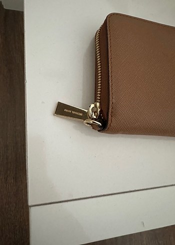  Beden Michael Kors Kahverengi Deri Fermuarlı Cüzdan