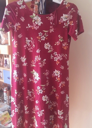 Stradivarius bordo çiçekli elbise