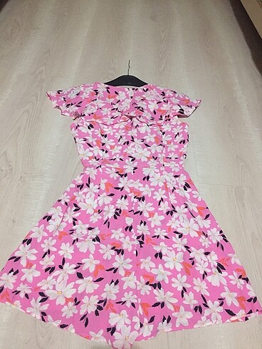xs Beden Bershka elbise