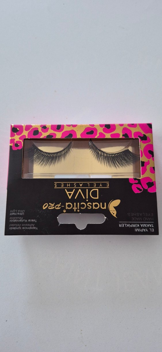 Renkli Pembe Nascita Pro Diva Takma Kirpik - Görsel 2