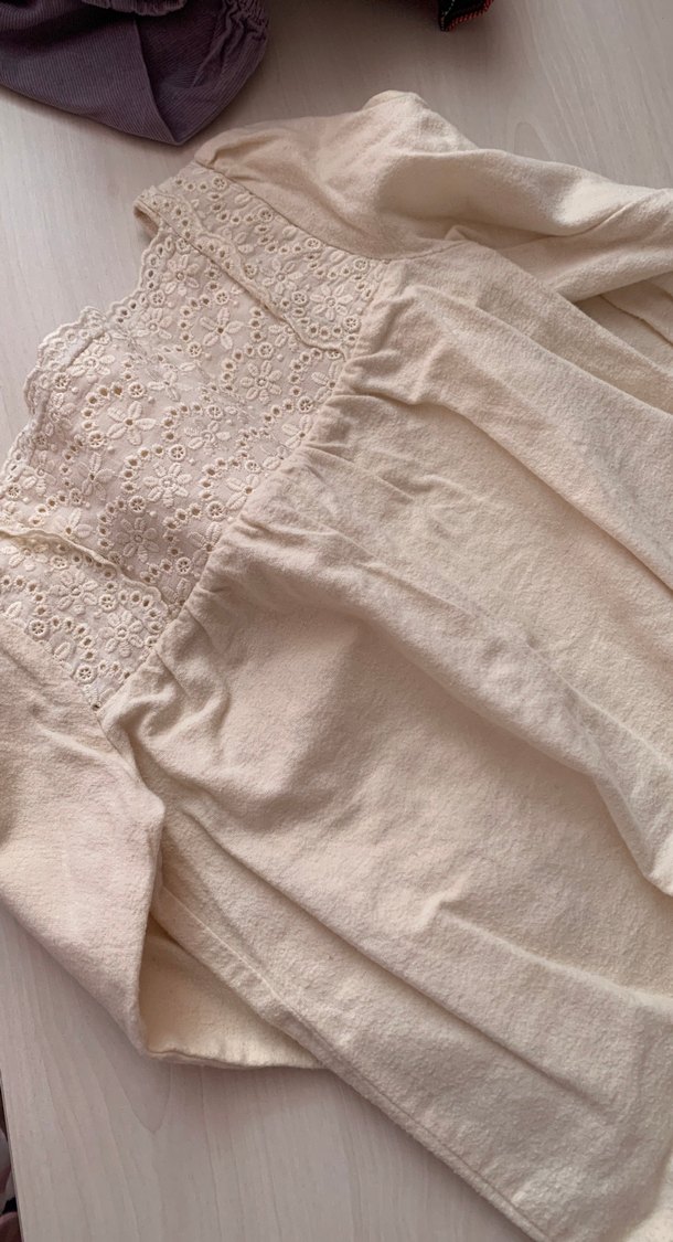 Bej Nakışlı Kız Keten Gömlek - Görsel 4