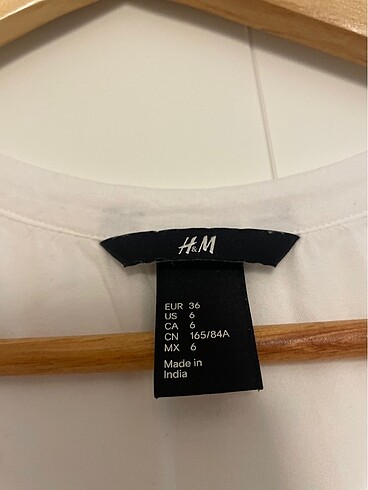 H&M Beyaz kolsuz gomlek