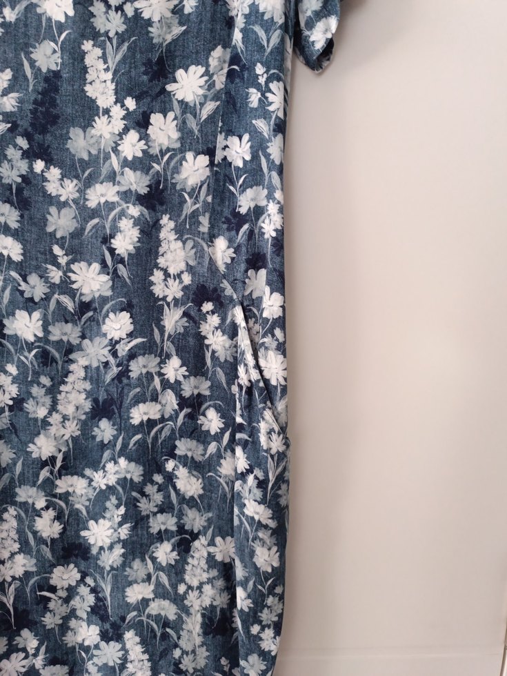 V Yaka, Kısa Kollu, Midi Boy Desenli Elbise - Görsel 4