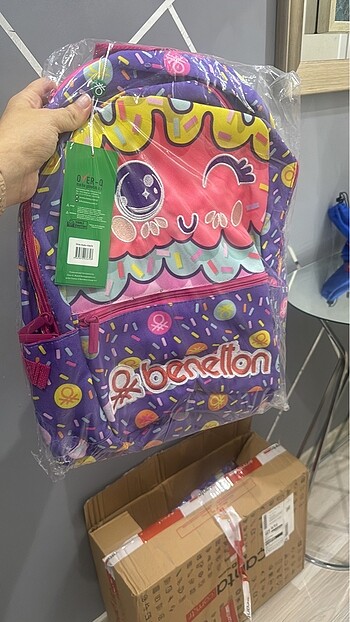Benetton okul çantası