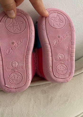 Kız Çocuk Renkli Nakışlı Sıcak Terlik - Görsel 2