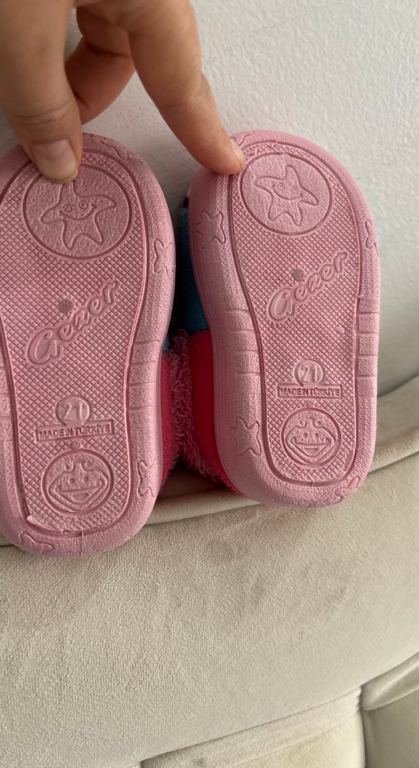 Kız Çocuk Renkli Nakışlı Sıcak Terlik - Görsel 2