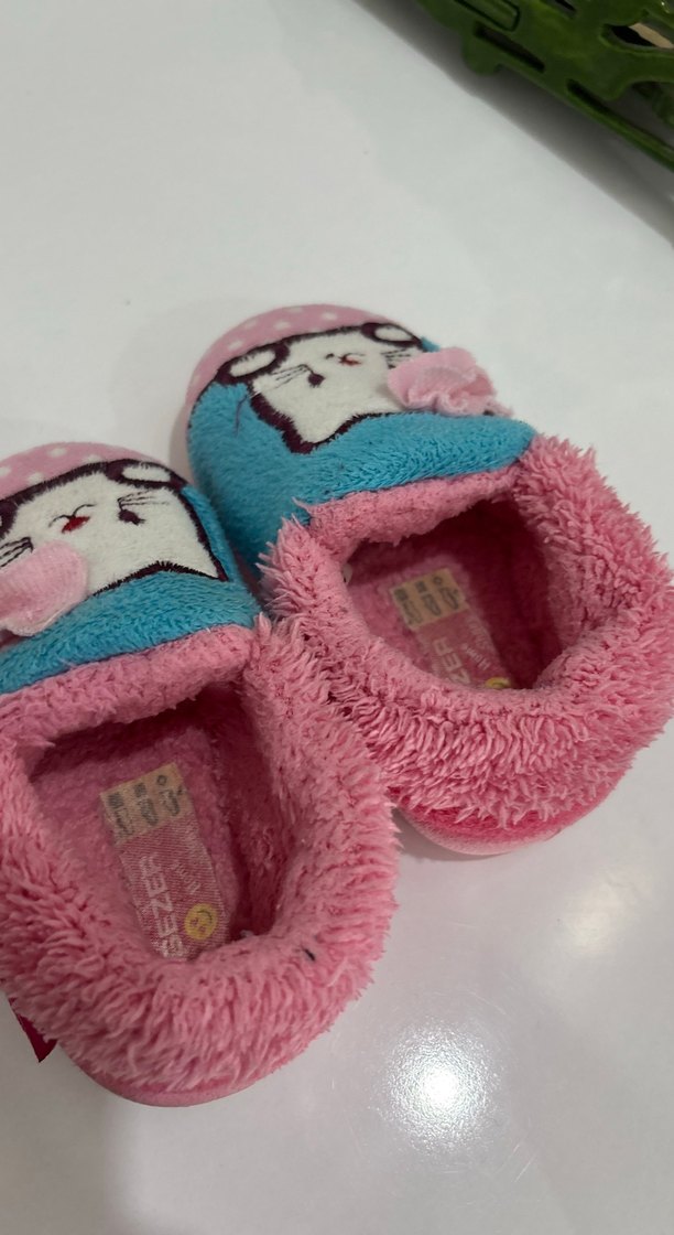 Kız Çocuk Renkli Nakışlı Sıcak Terlik - Görsel 3