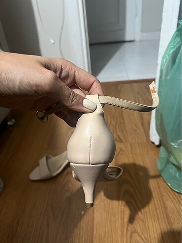 40 Beden Pudra rengi topuklu ayakkabı