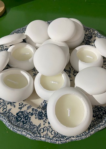 Beyaz Yuvarlak Kapağı Olan Mumlar - Görsel 3