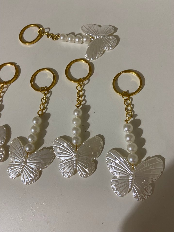Beyaz İnci Boncuklu Kelebek Anahtarlık - Görsel 3