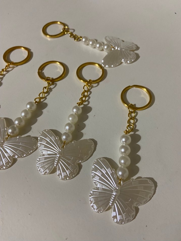Beyaz İnci Boncuklu Kelebek Anahtarlık - Görsel 2
