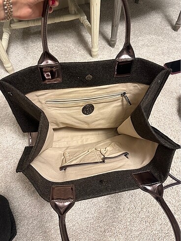  Beden Tory Burch Keçe Kol Çantası