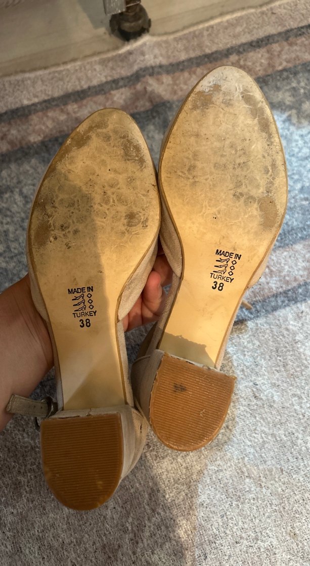 Bej Süet Tokalı Kadın Topuklu Ayakkabı - Görsel 4