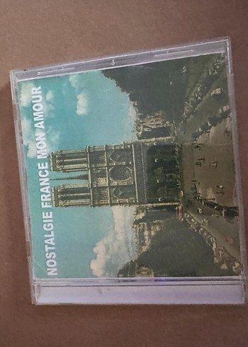 Karışık CD ve kasetler