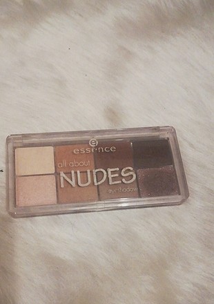 nude far