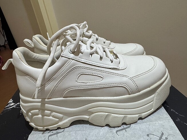 38 Beden Marjin yüksek topuk sneaker