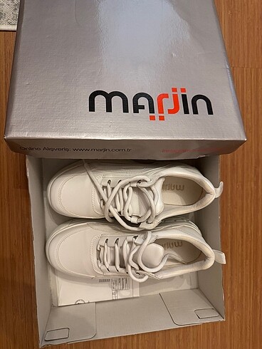 Marjin yüksek topuk sneaker