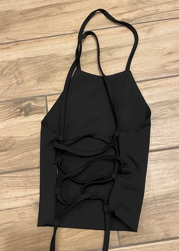 Siyah Halter Yaka İnce Askılı Crop Top - Görsel 4