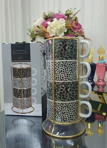 Fincan Takımı Stantlı