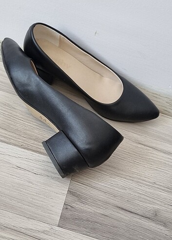 Diğer Derithy marka siyah topuklu ayakkabı 