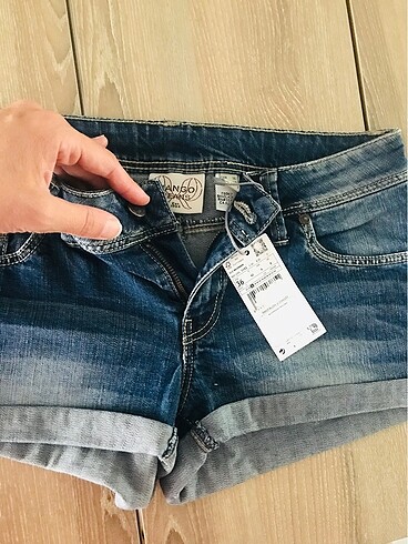 Mango sıfır etikertli